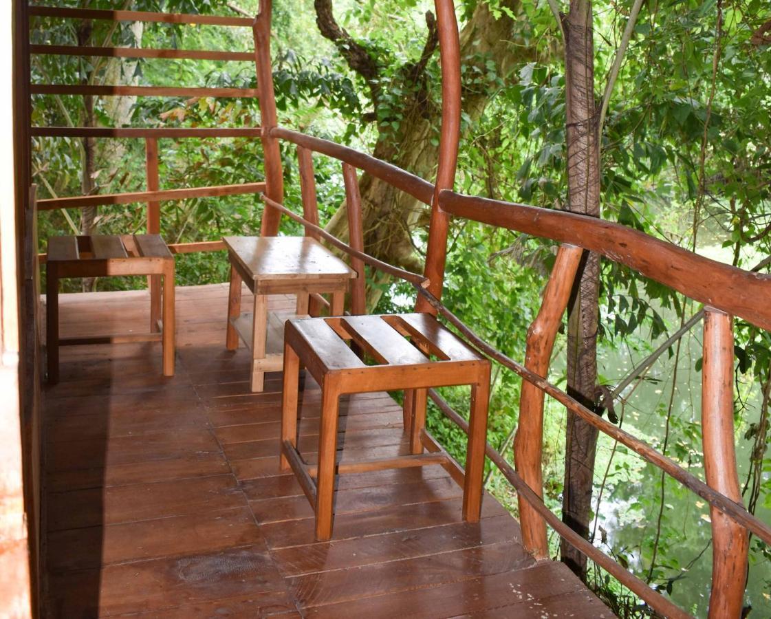 Villa Kumbuk Tree House Tissamaharama Esterno foto