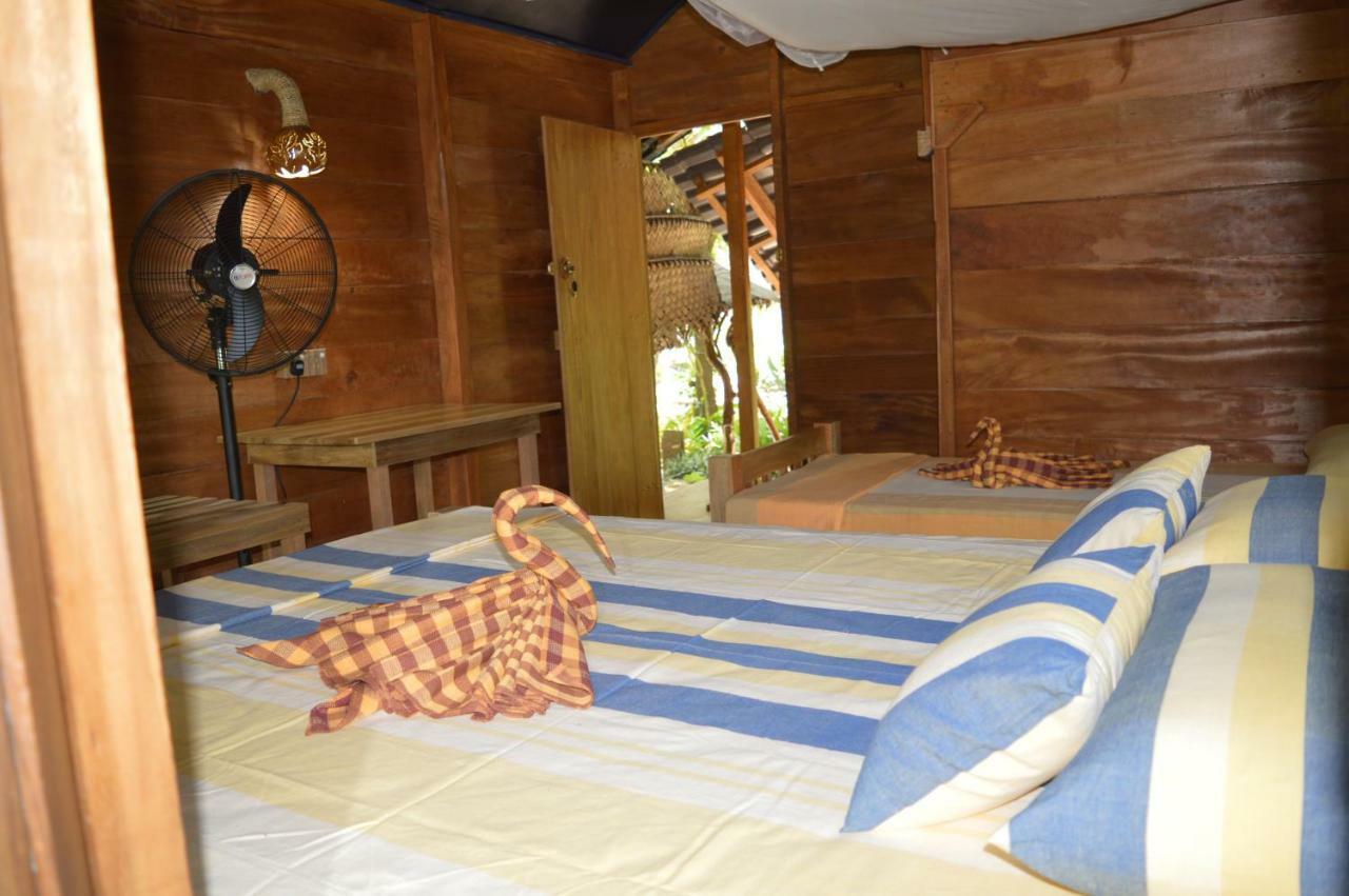 Villa Kumbuk Tree House Tissamaharama Esterno foto