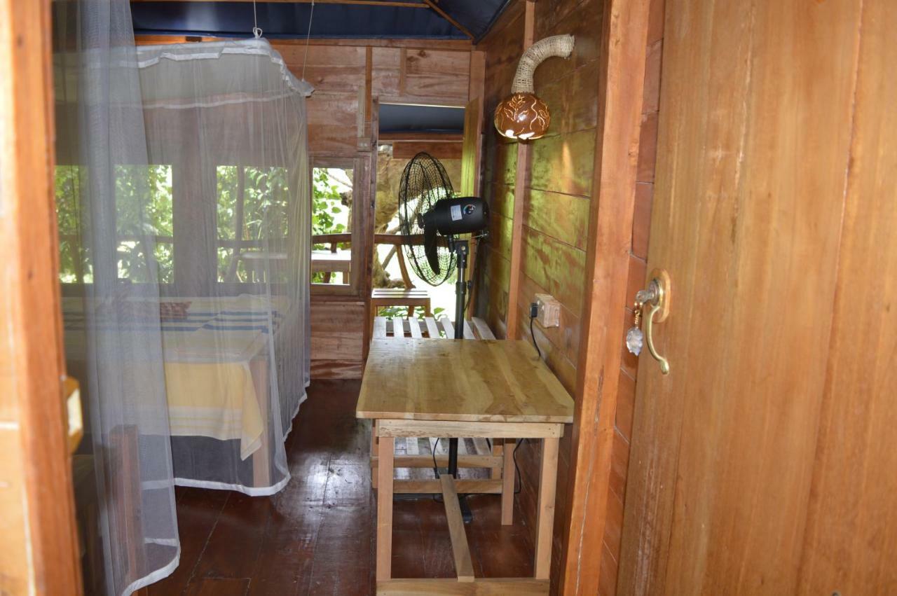 Villa Kumbuk Tree House Tissamaharama Esterno foto
